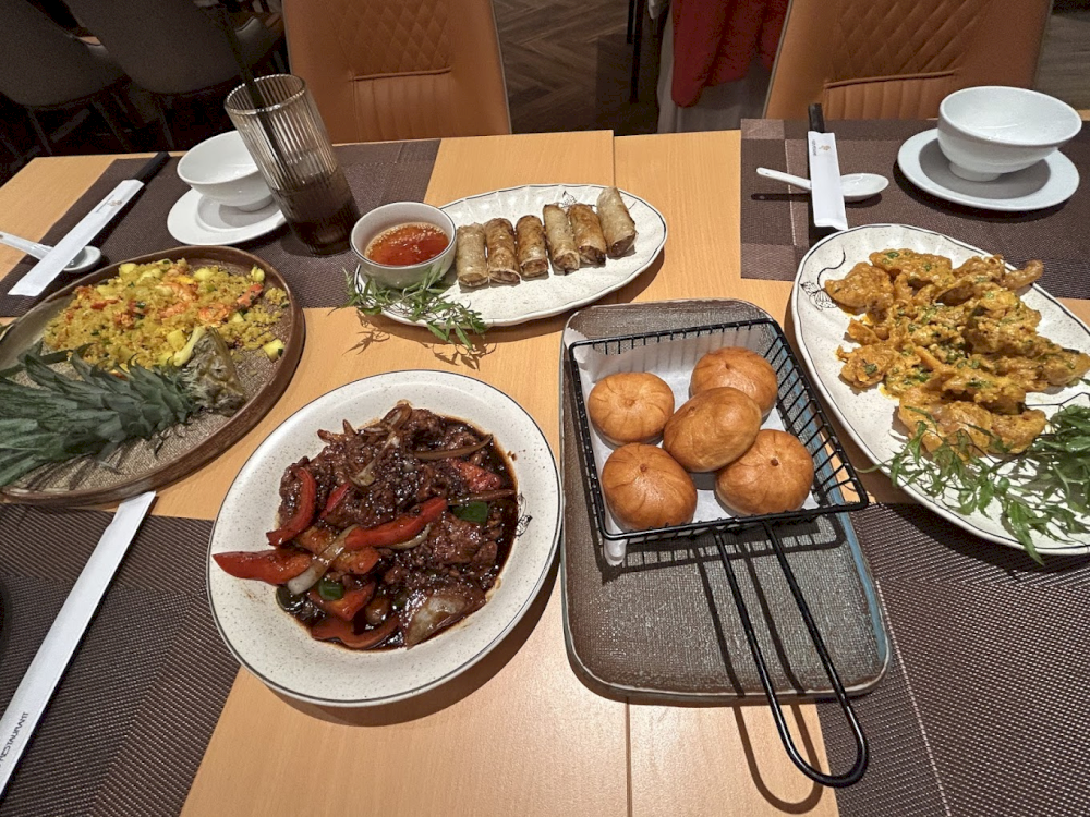 d'LIONS Restaurant serves authentic Singaporean cuisine